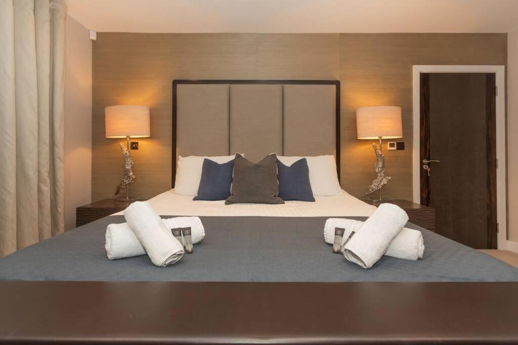 Stylish Penthouse Apartment With Hot Tub Bath Ngoại thất bức ảnh