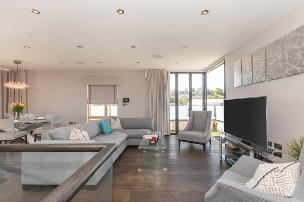 Stylish Penthouse Apartment With Hot Tub Bath Ngoại thất bức ảnh