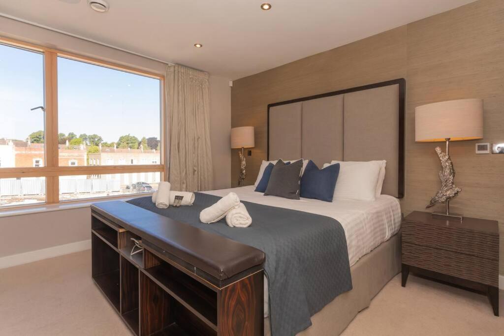 Stylish Penthouse Apartment With Hot Tub Bath Ngoại thất bức ảnh